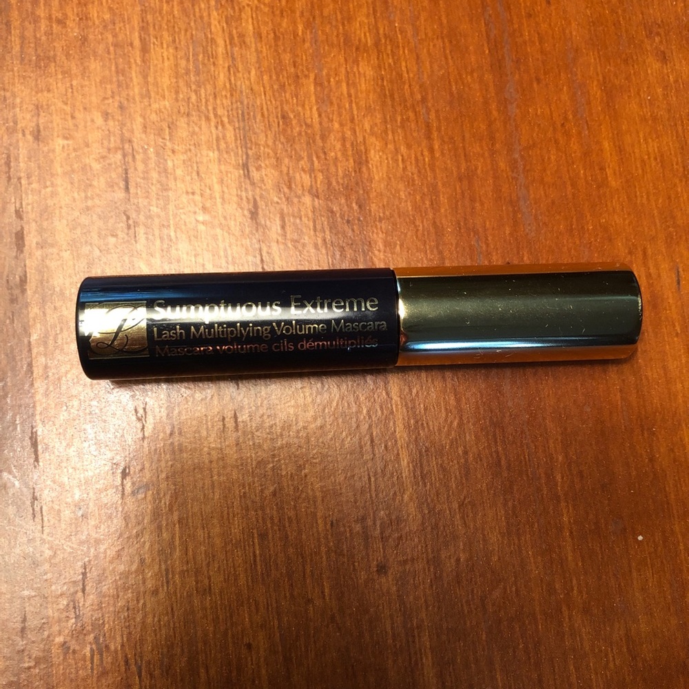 Estee Lauder Sumptuous Extreme Lash Mascara Black
